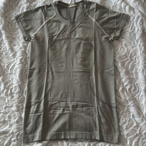 Lululemon short sleeve swiftly